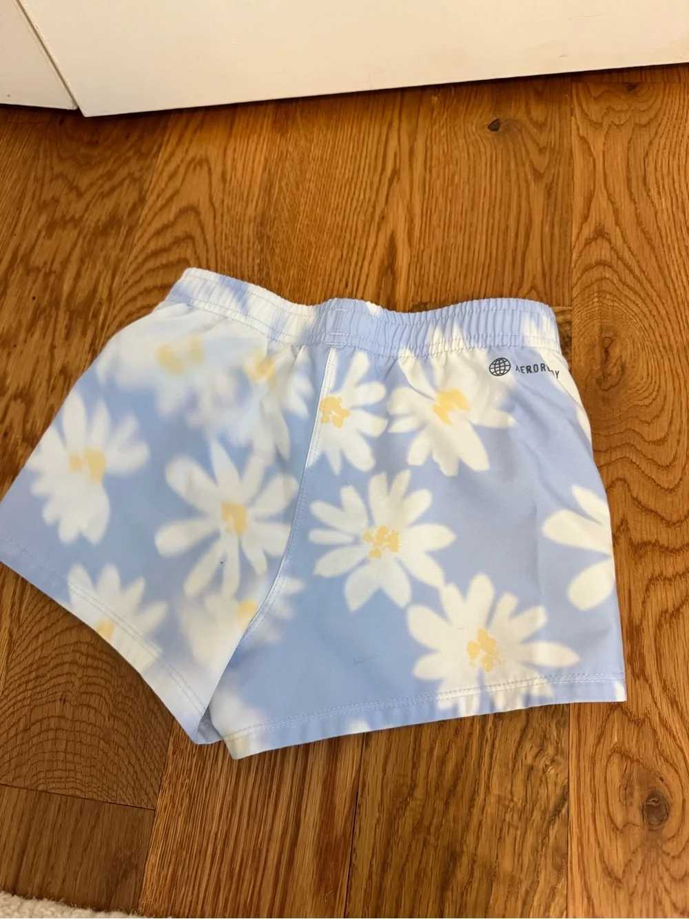 Adidas Girl’s Athletic Shorts with Daisy Pattern Size 5 Blue Dawn